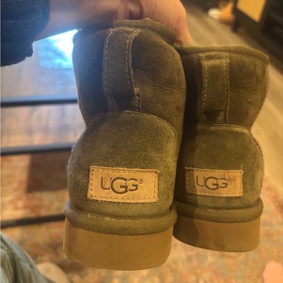 Olive Green UGG classic mini II - Picture 3 of 6